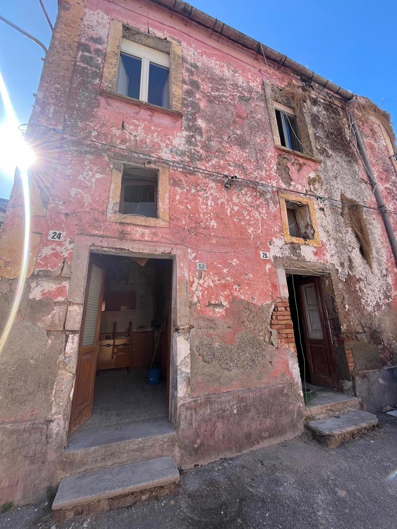 Casa indipendente con box a Calvi Risorta