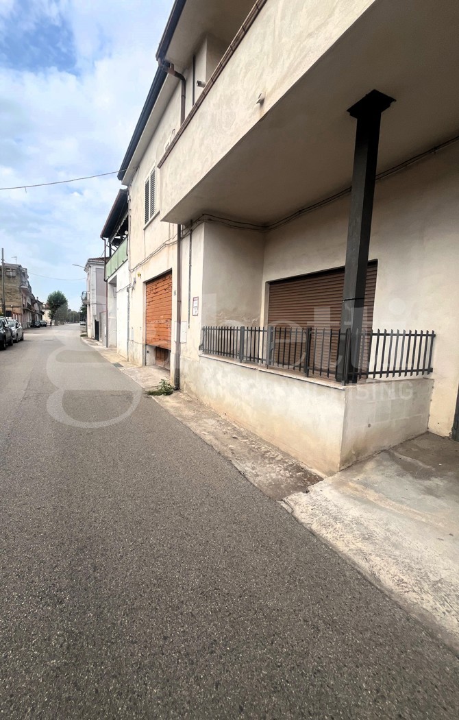 Casa indipendente con box doppio a Calvi Risorta