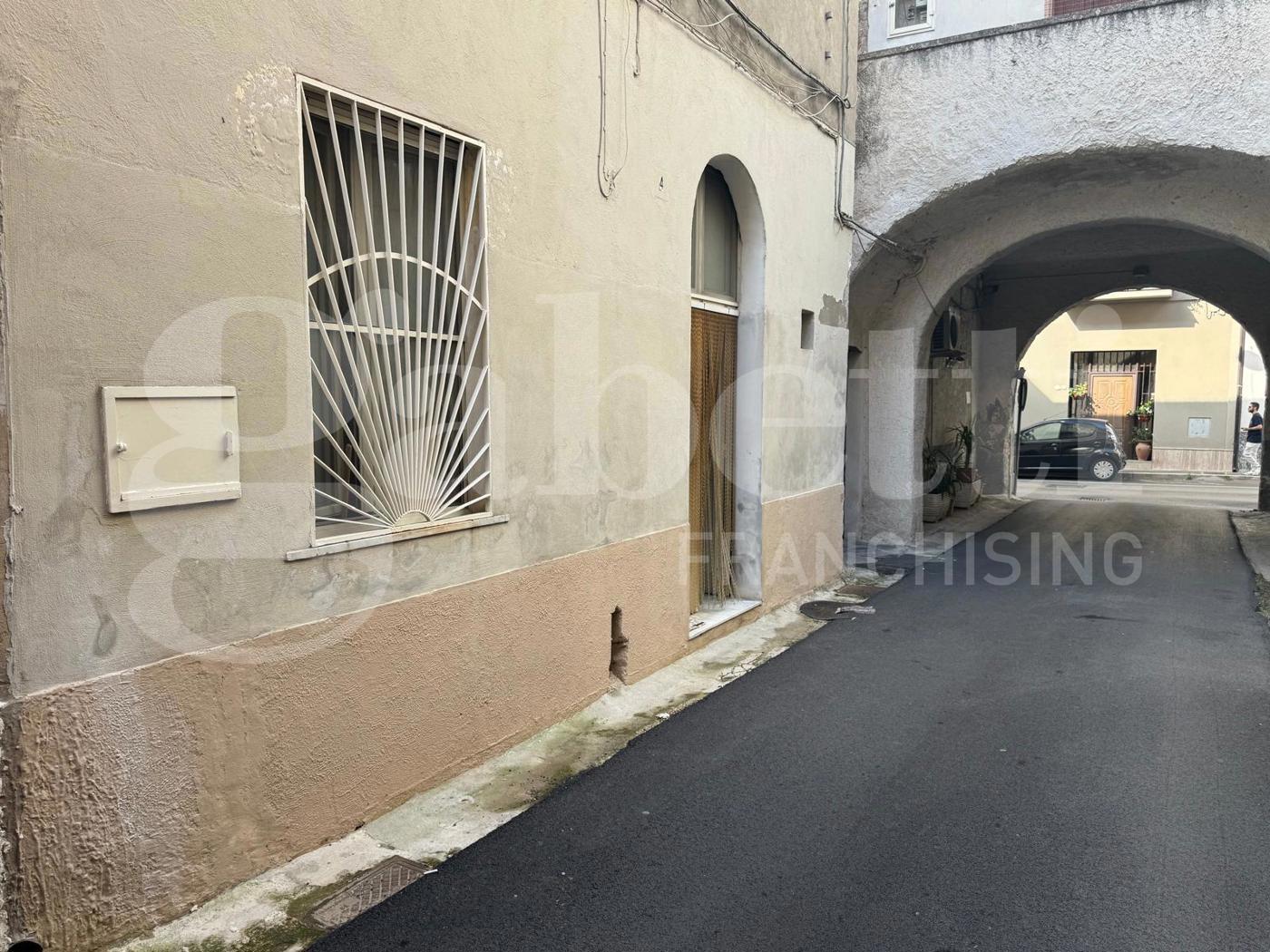 Bilocale da ristrutturare a Vitulazio