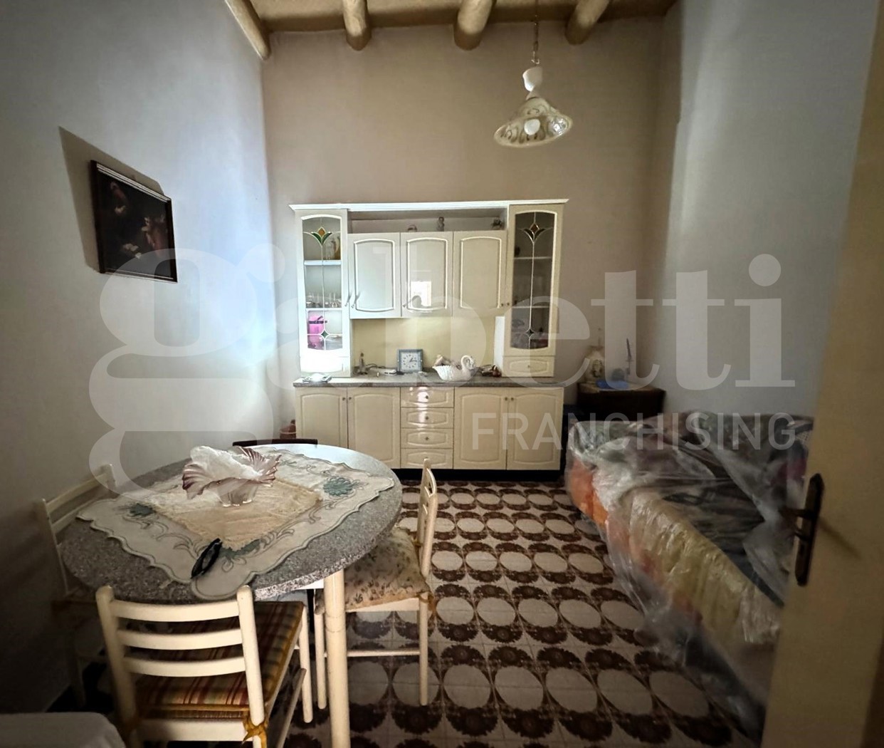 Bilocale da ristrutturare a Vitulazio