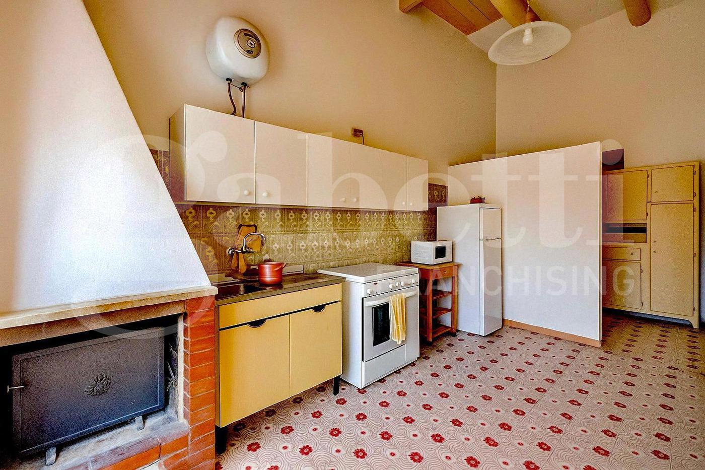 Bilocale da ristrutturare a Vitulazio