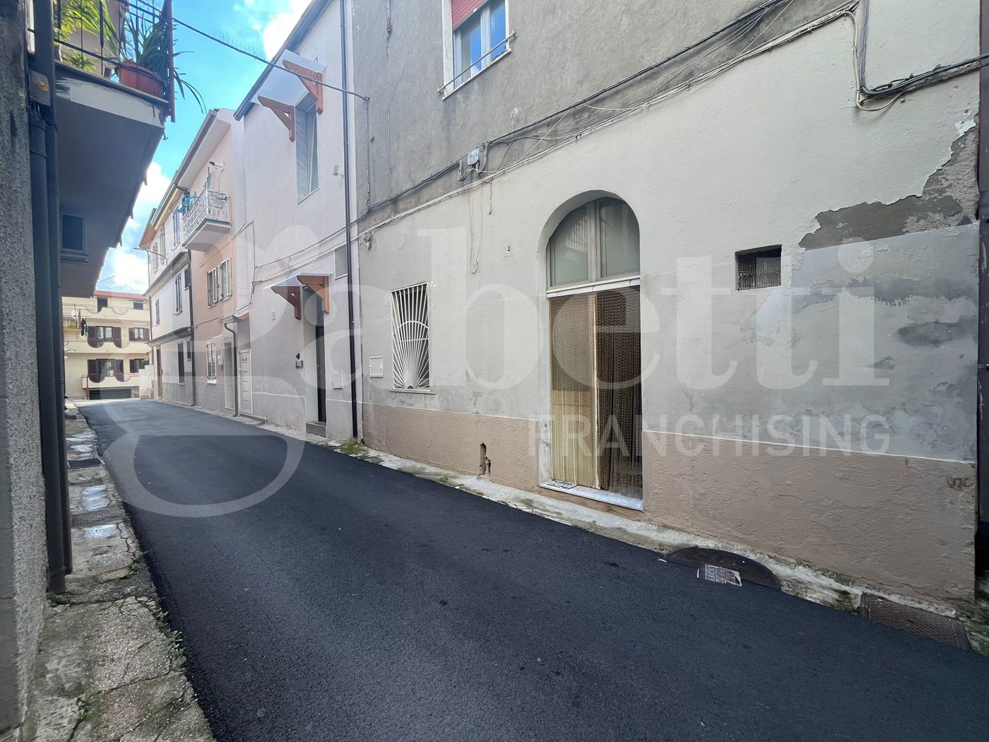 Bilocale da ristrutturare a Vitulazio