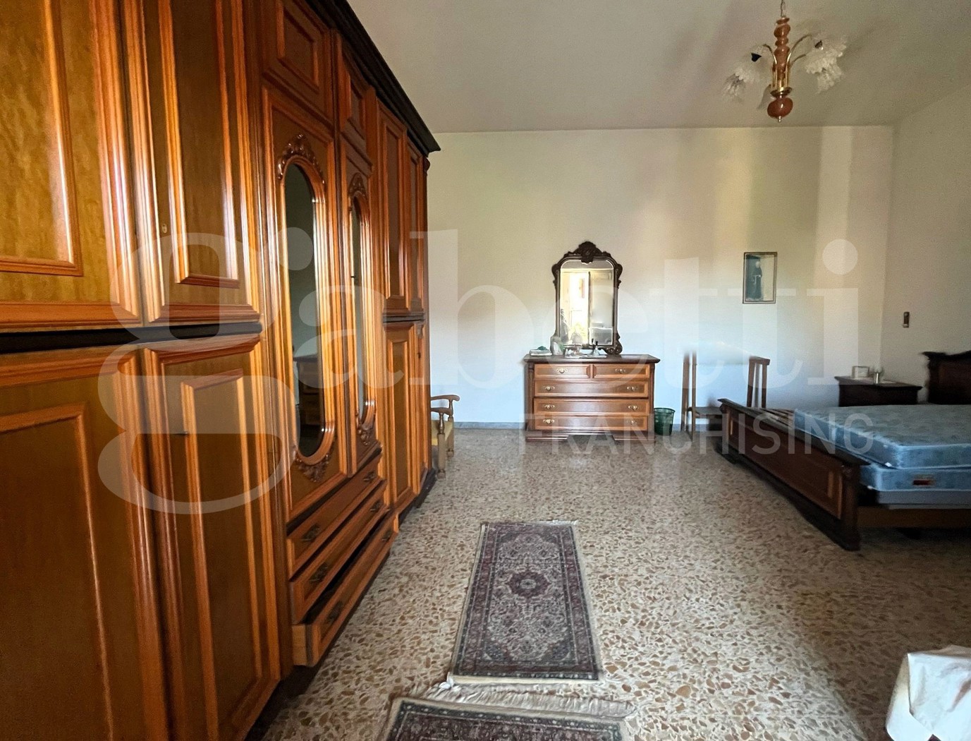 Casa indipendente con box a Calvi Risorta