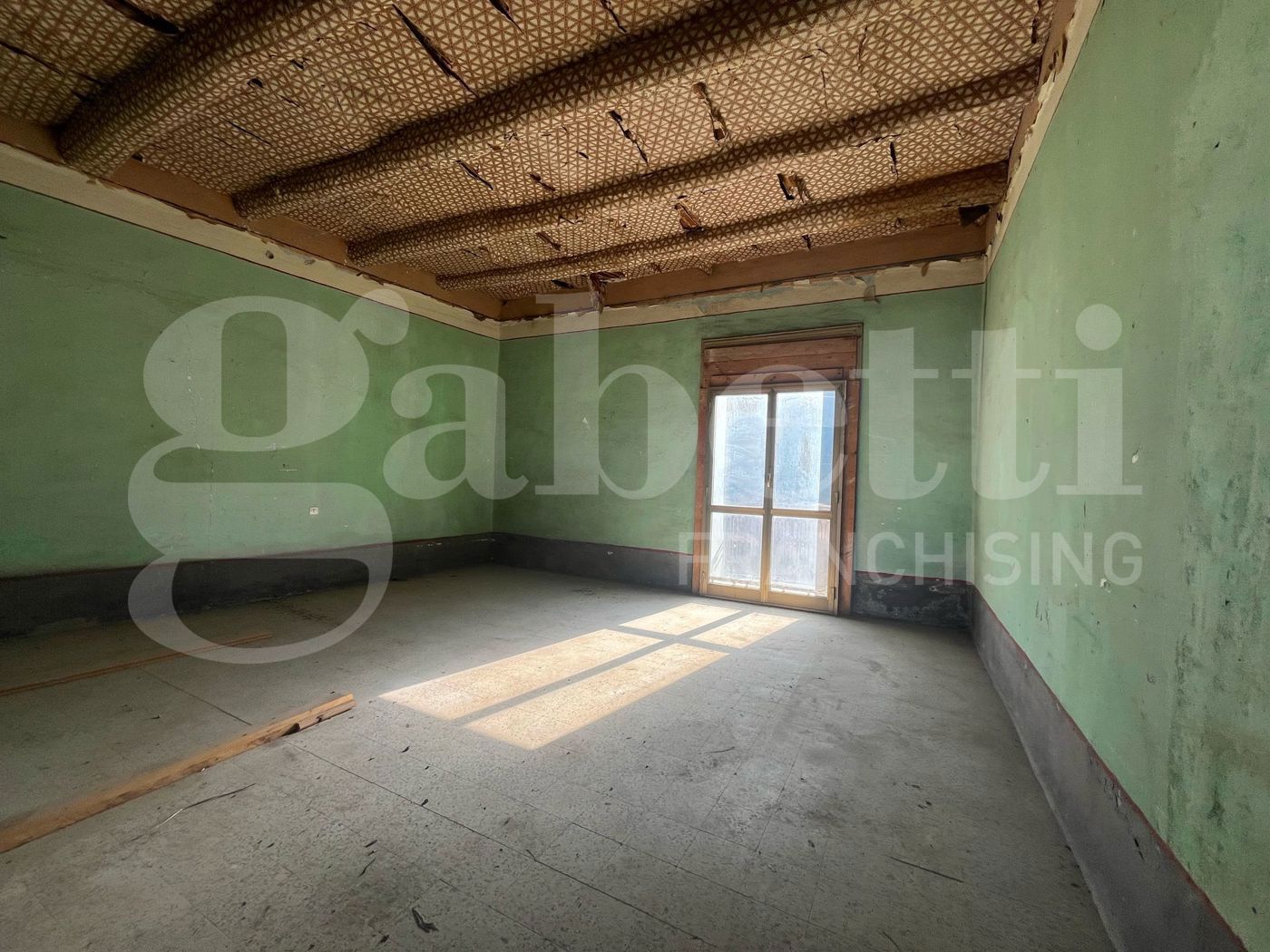 Casa indipendente con box a Calvi Risorta