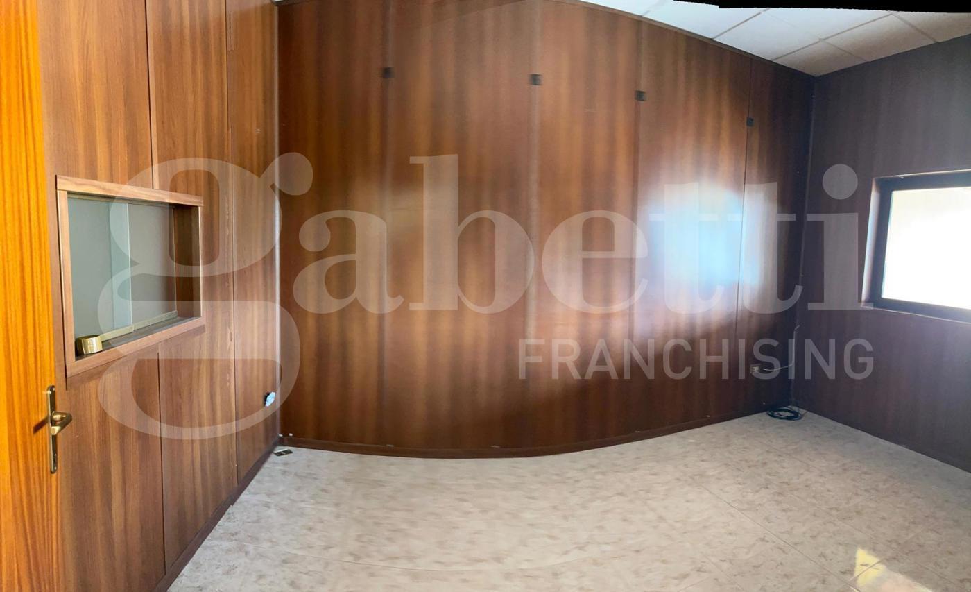 Negozio in affitto a Vitulazio