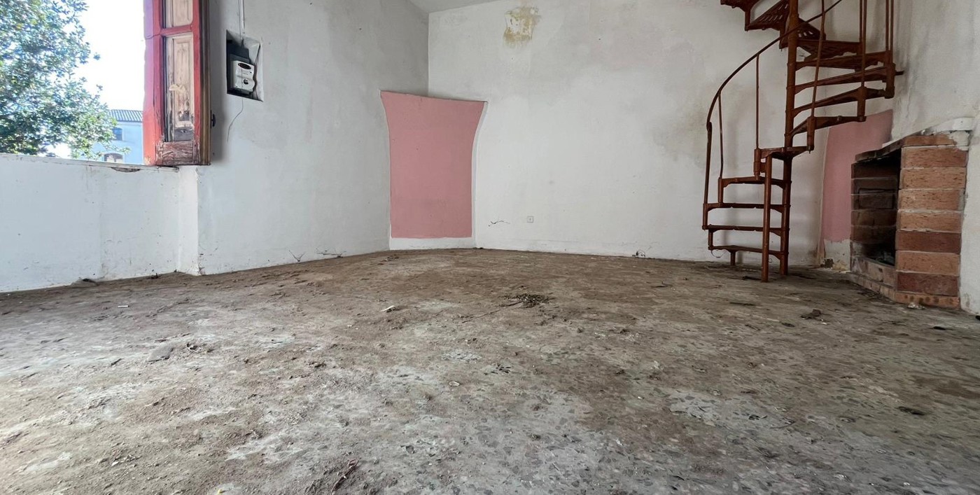 Casa indipendente con box a Pastorano