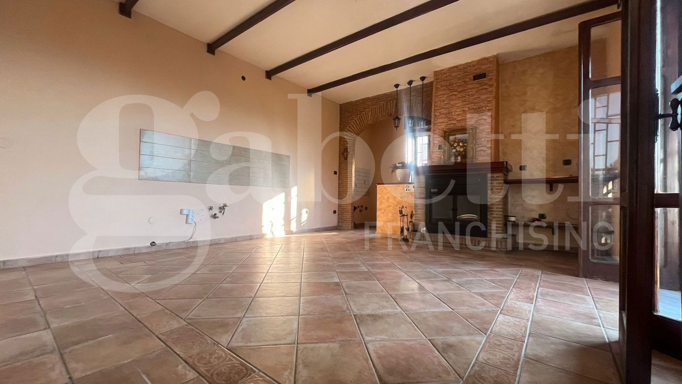 Villa Bifamiliare con giardino a Pignataro Maggiore