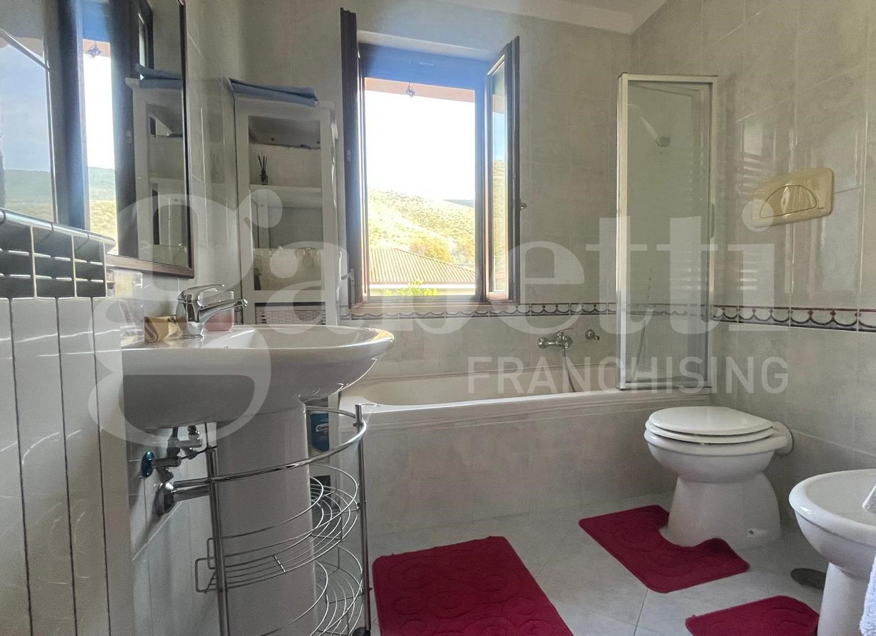 Villa Bifamiliare con giardino a Pastorano