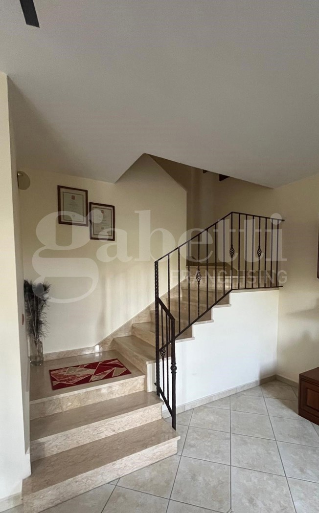 Villa Bifamiliare con giardino a Pastorano