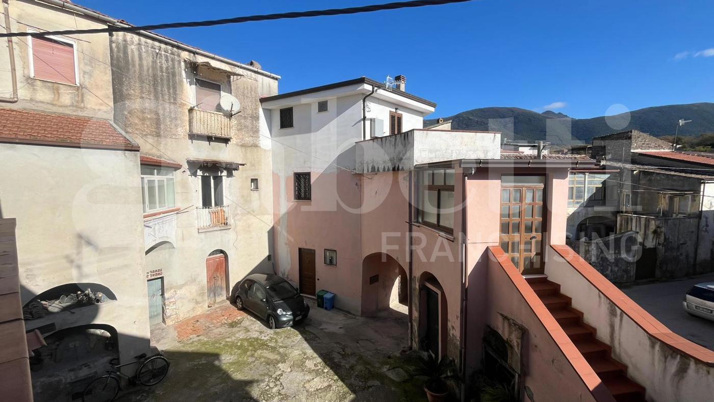 Quadrilocale in vendita a Calvi Risorta