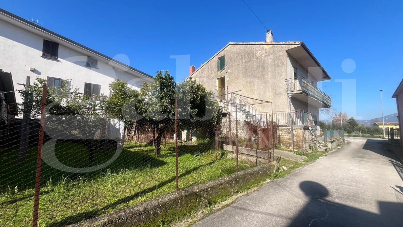 Casa indipendente con giardino a Riardo