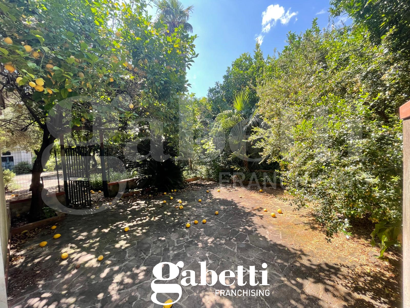 Appartamento con giardino a Vitulazio