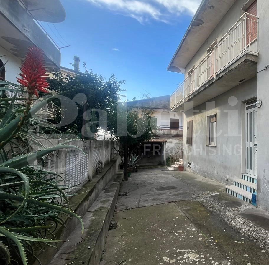 Casa indipendente con giardino a Vitulazio