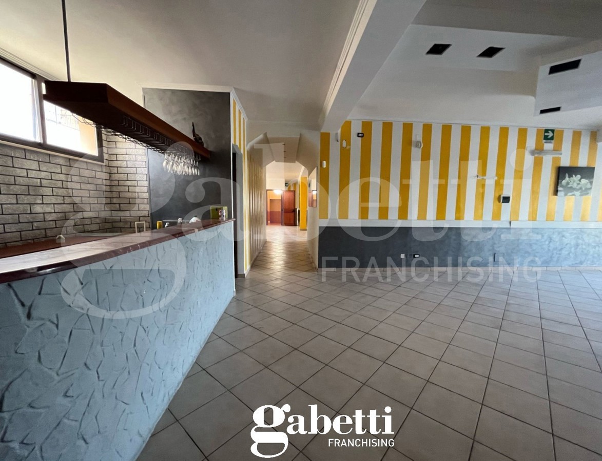 Negozio in affitto a Vitulazio