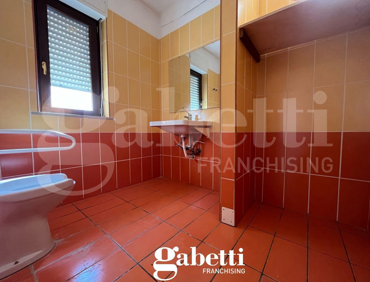 Negozio in affitto a Vitulazio