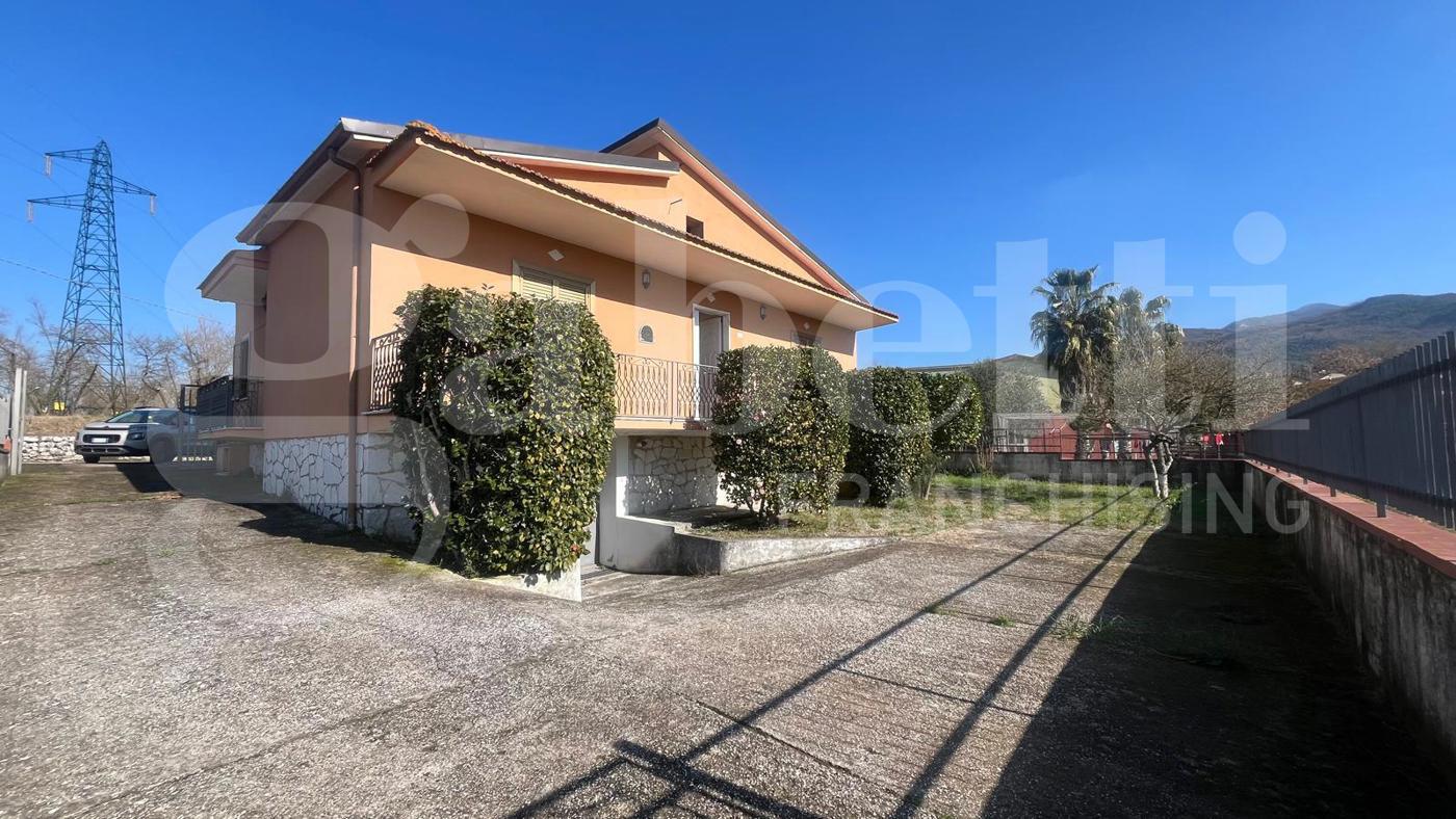 Casa indipendente in vendita a Rocchetta e Croce