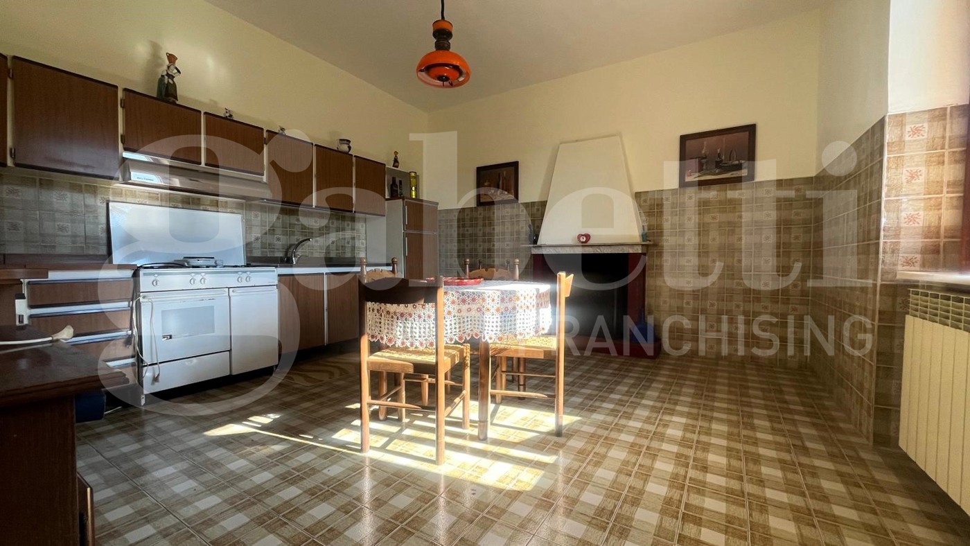 Casa indipendente in vendita a Rocchetta e Croce