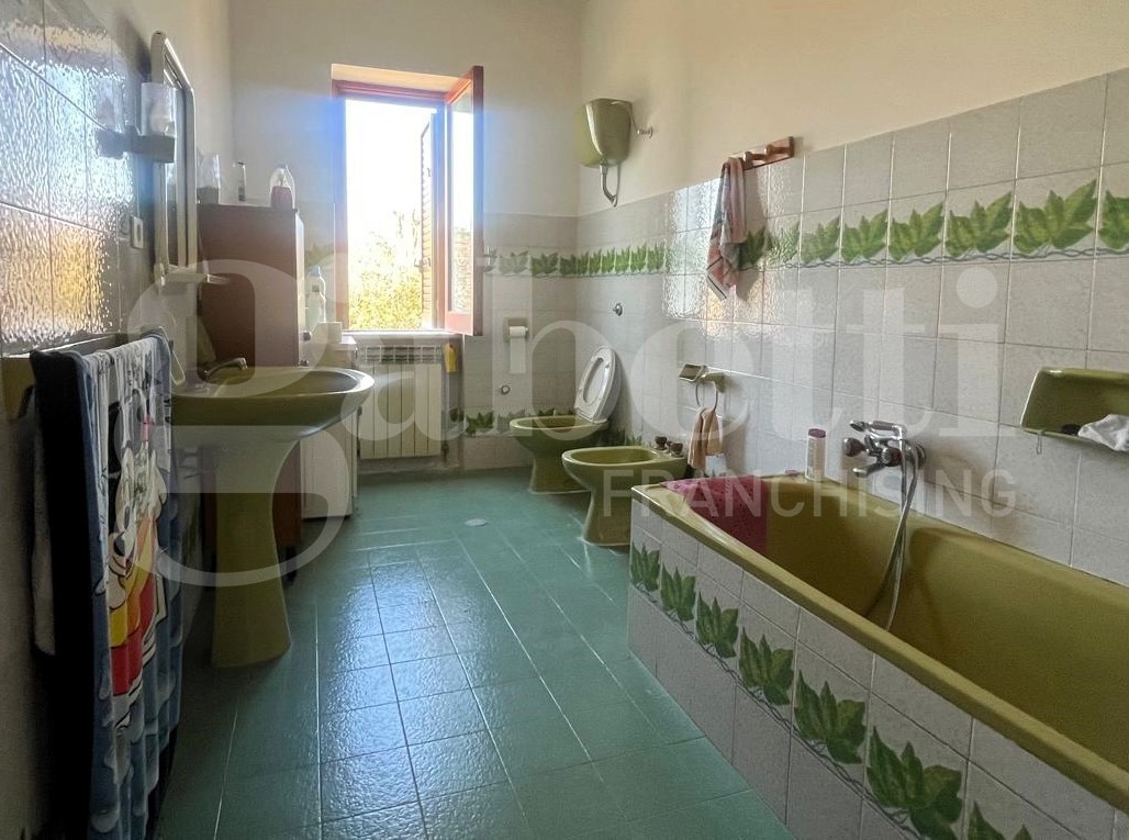 Casa indipendente in vendita a Rocchetta e Croce