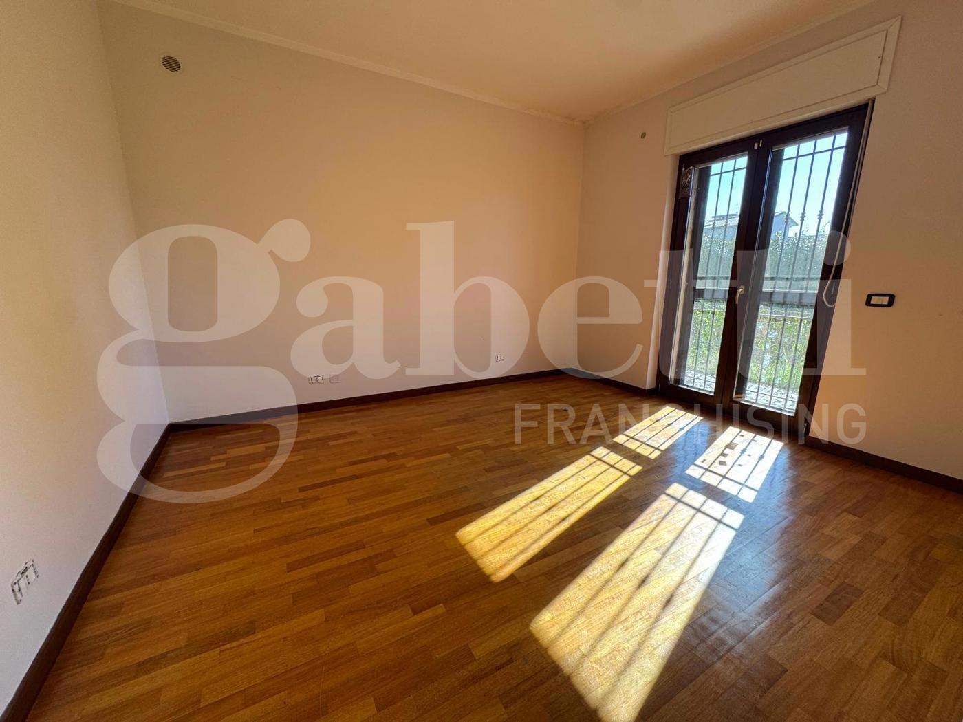 Quadrilocale in affitto a Vitulazio