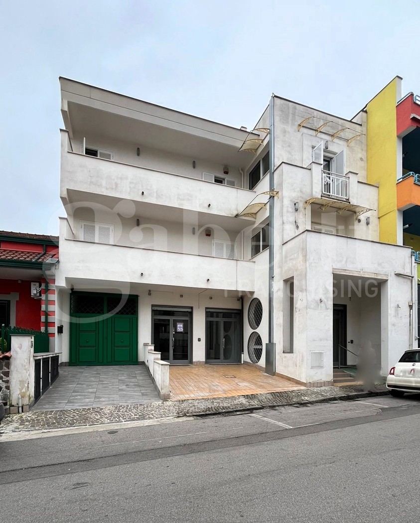 Negozio in affitto a Vitulazio