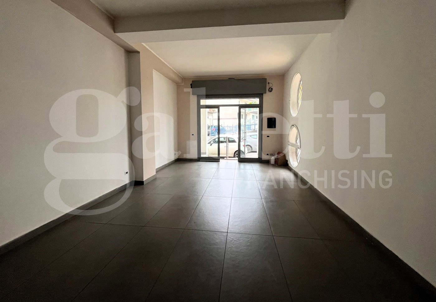 Negozio in affitto a Vitulazio