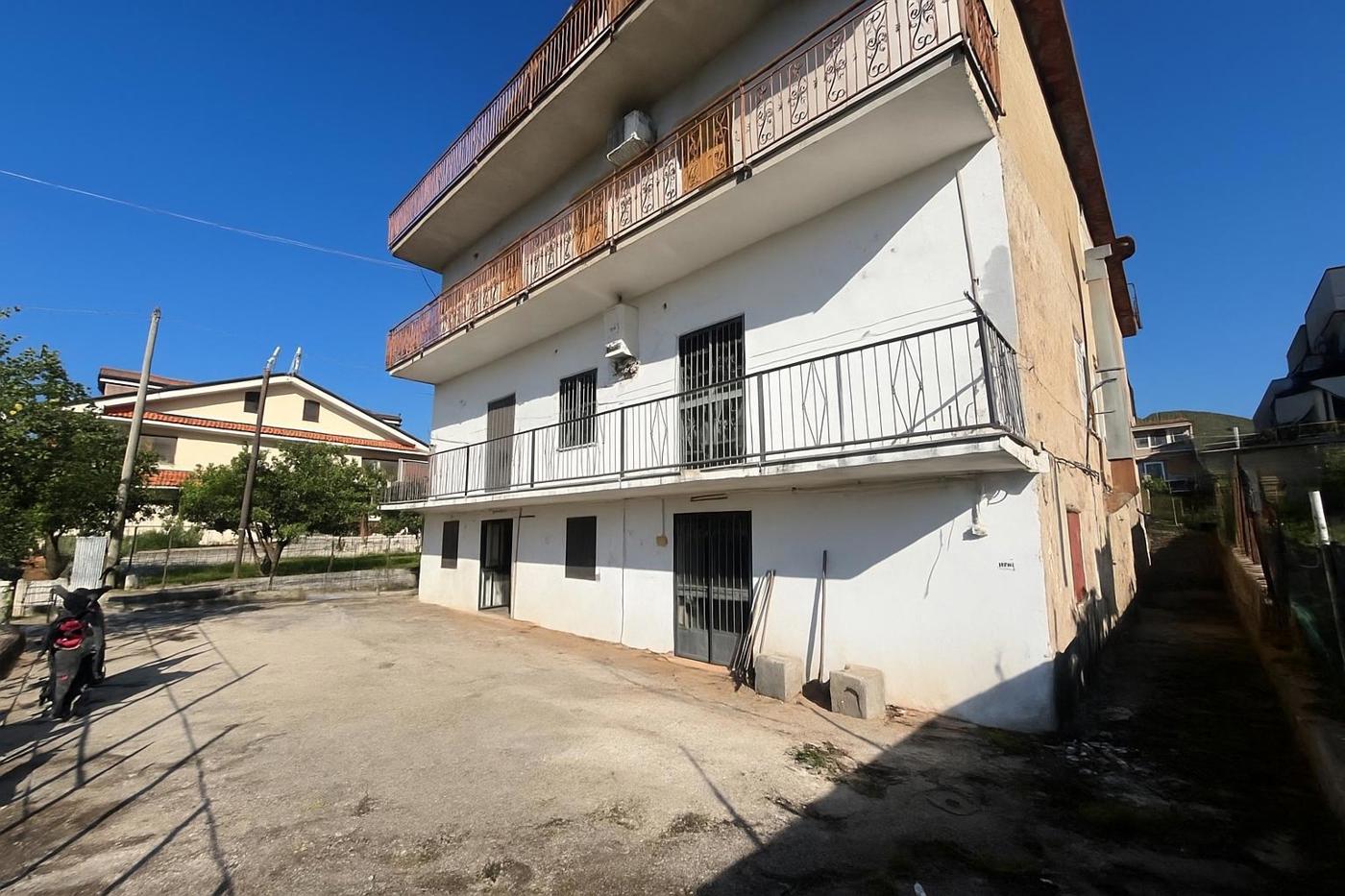 Casa indipendente con giardino a Bellona