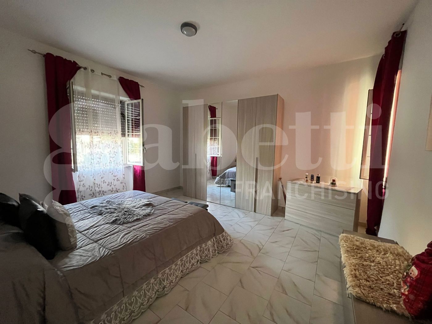 Quadrilocale con giardino a Vitulazio