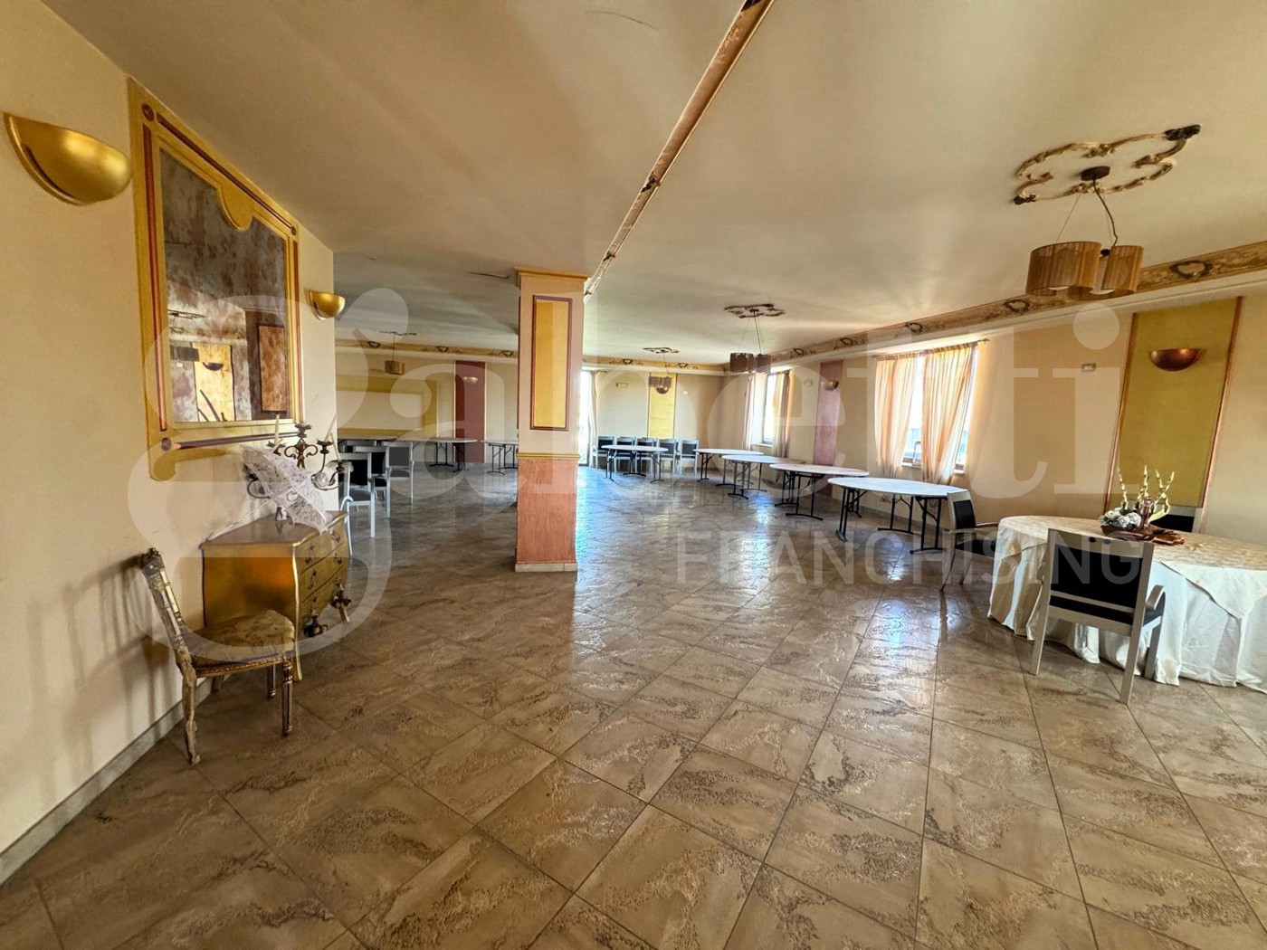 Attivit� commerciale Albergo in vendita a Pastorano