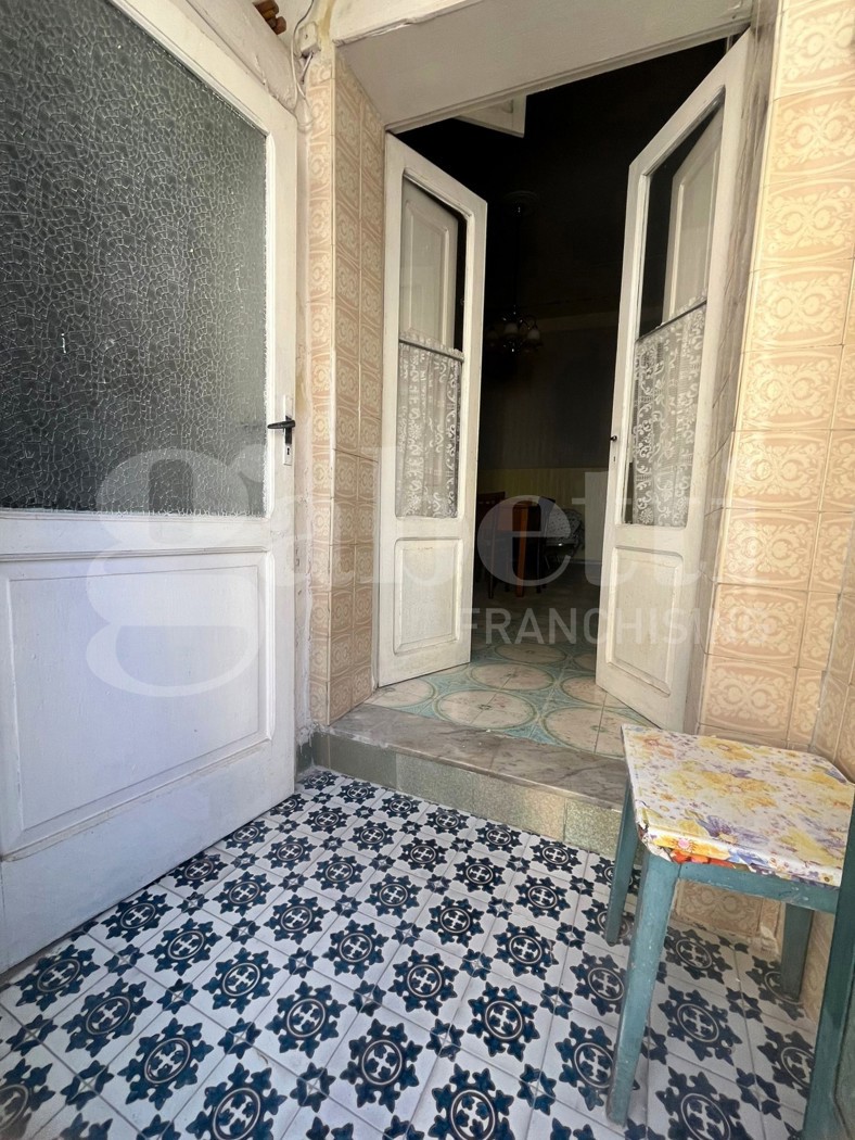 Bilocale da ristrutturare a Vitulazio