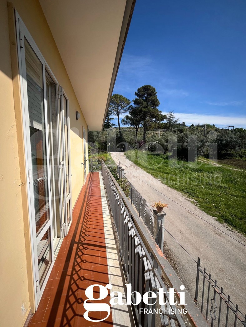Casa indipendente con giardino a Pastorano