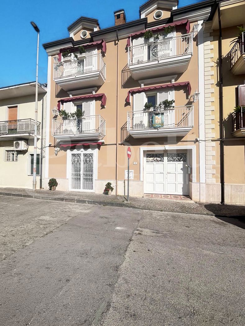 Negozio in affitto a Vitulazio