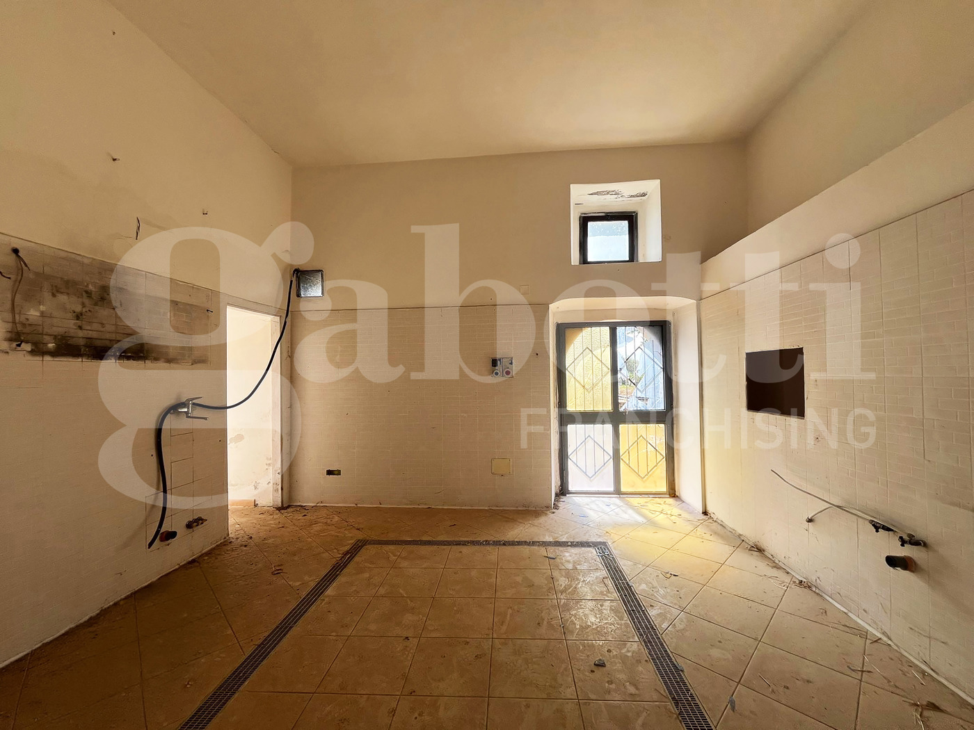 Casa indipendente con giardino a Sparanise
