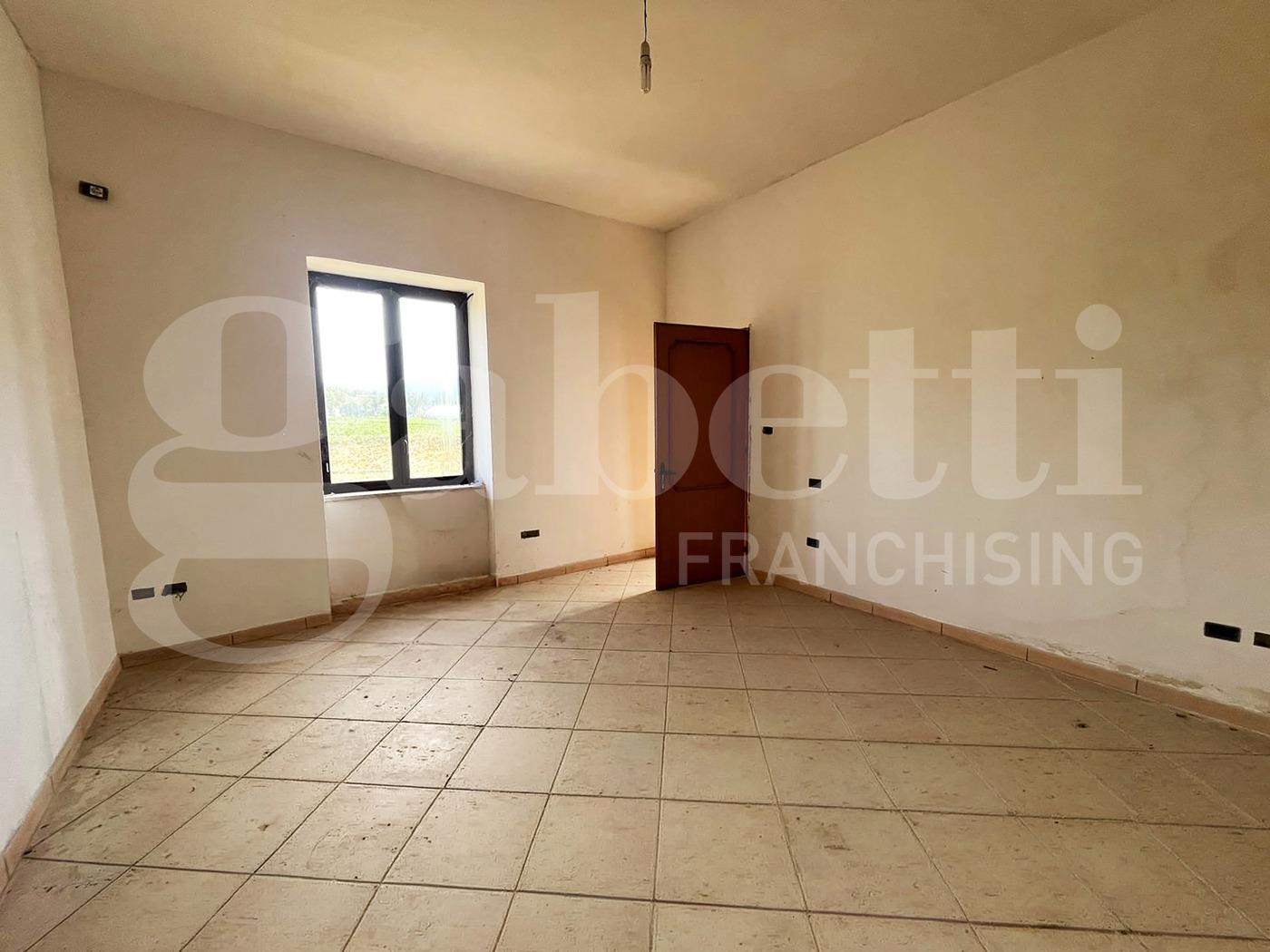 Casa indipendente con giardino a Sparanise