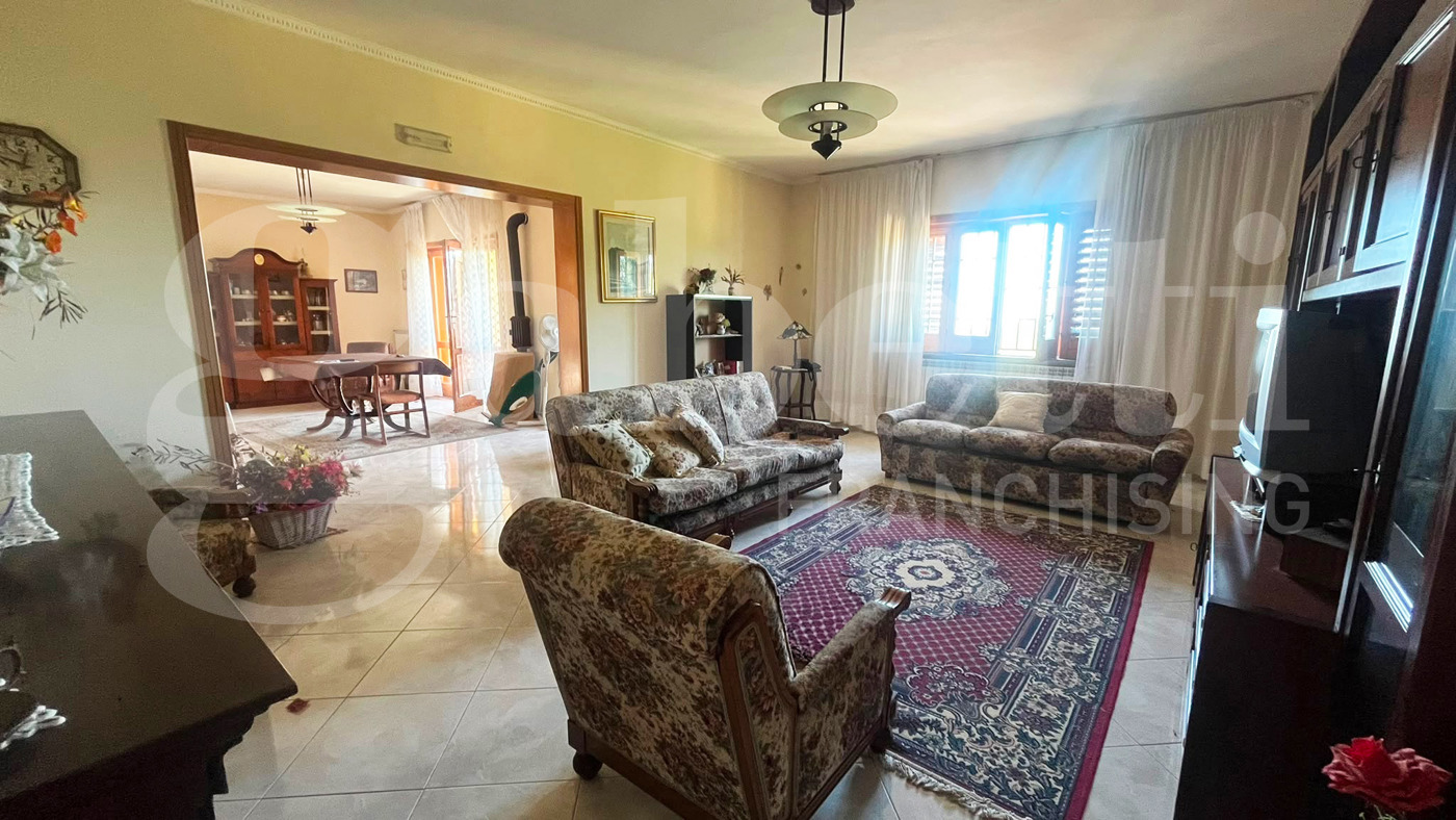 Casa indipendente con giardino a Rocchetta e Croce