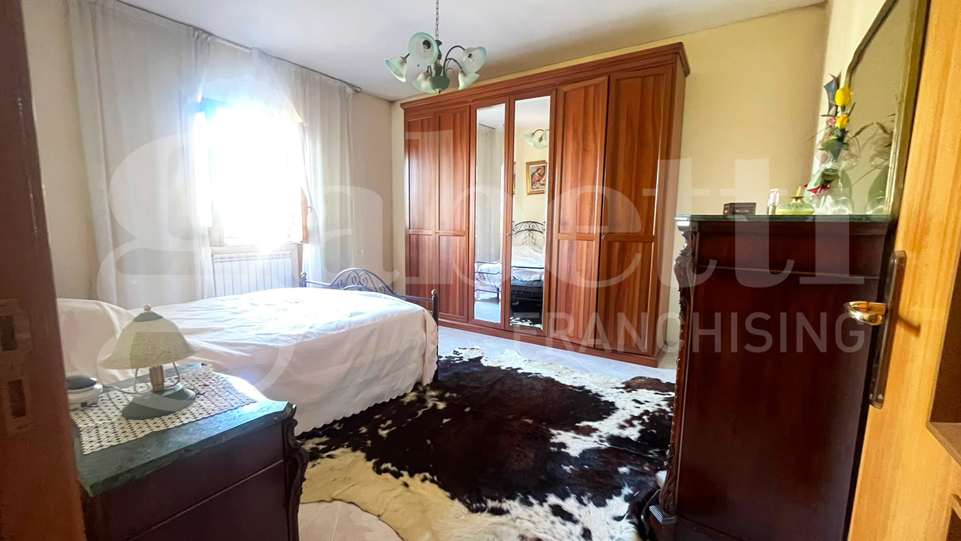 Casa indipendente con giardino a Rocchetta e Croce