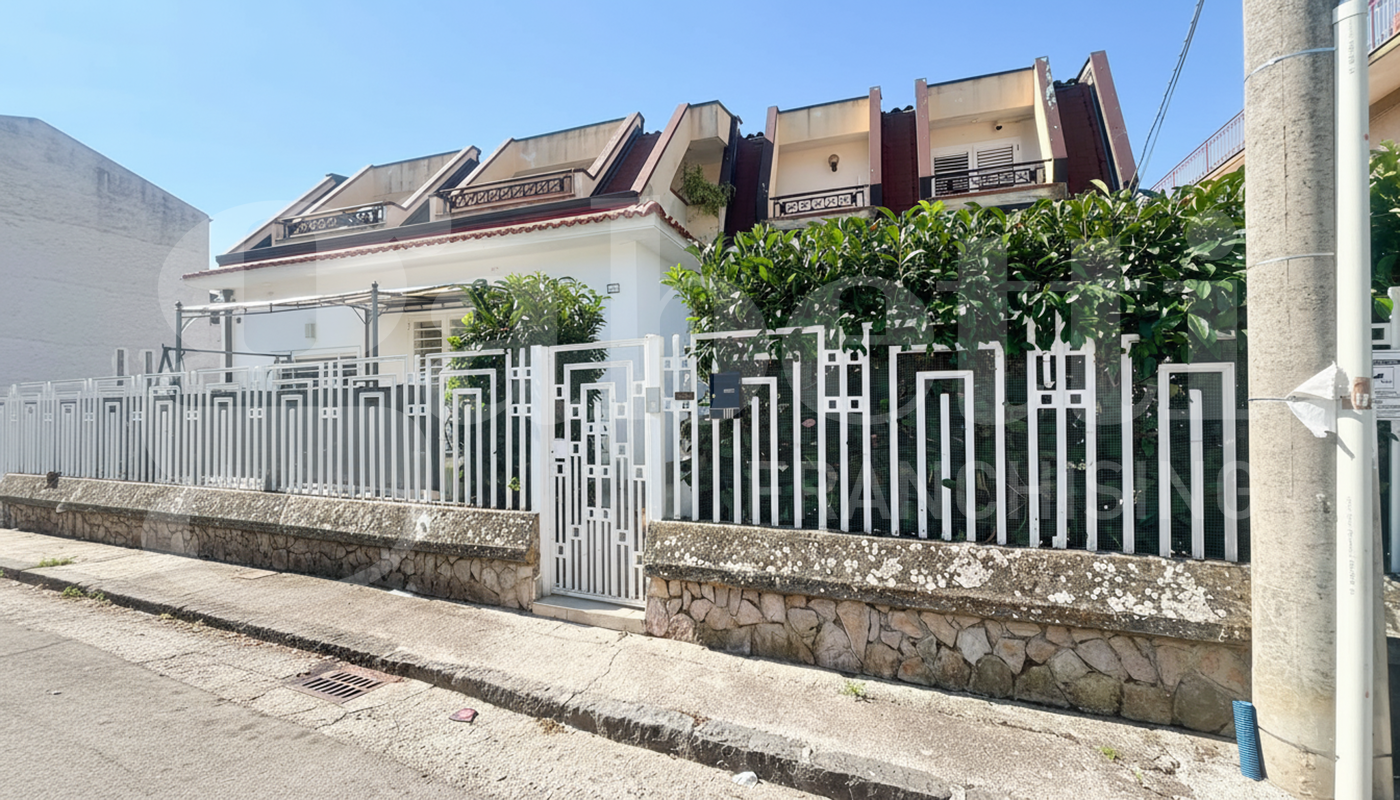 Casa indipendente con box doppio a Bellona