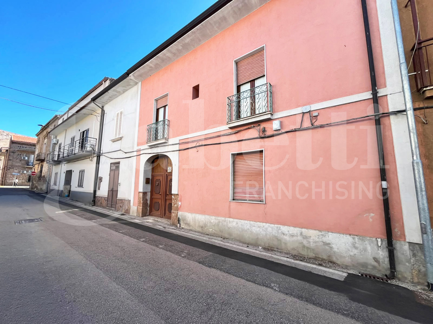 Casa indipendente con box doppio a Pignataro Maggiore