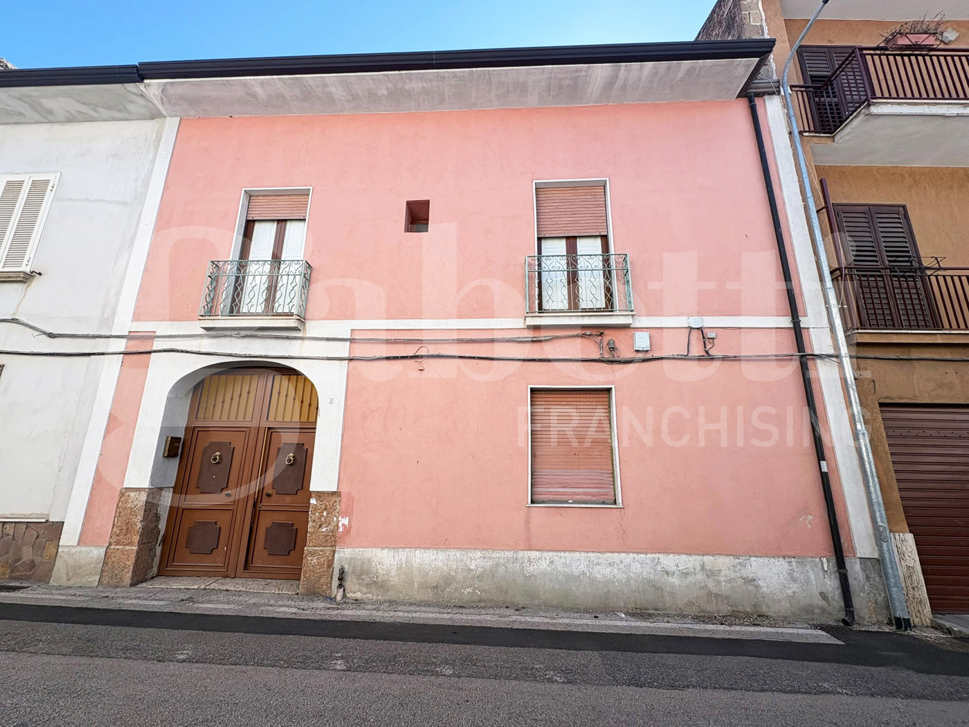 Casa indipendente con box doppio a Pignataro Maggiore
