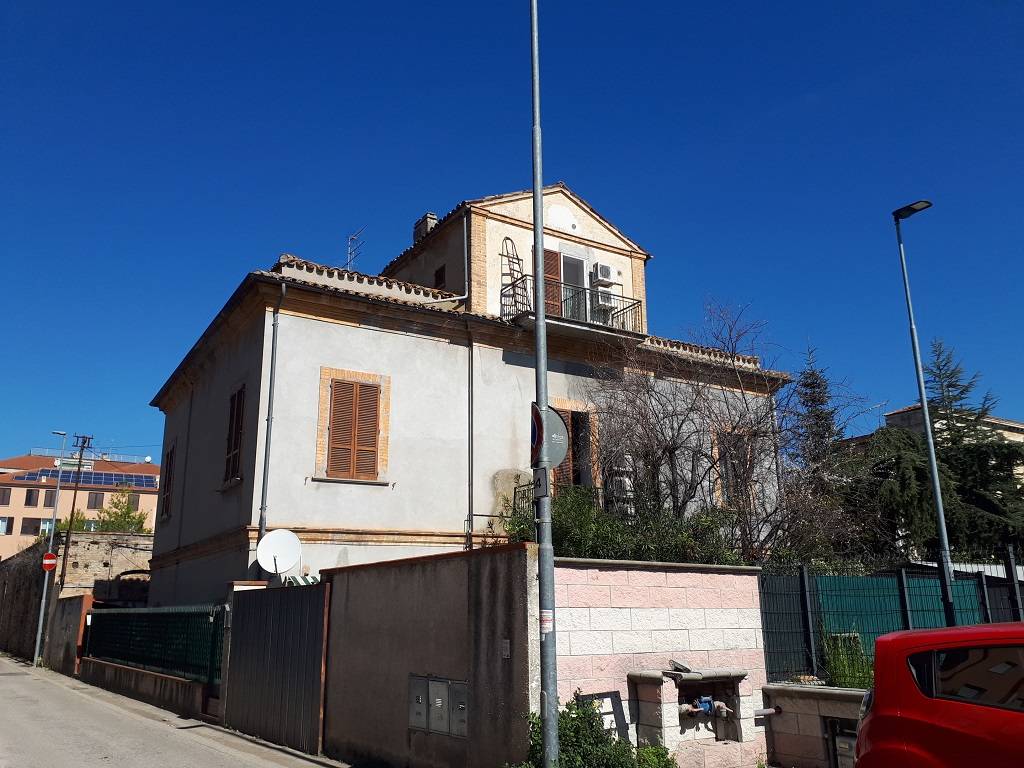 Casa indipendente in vendita, Giulianova lido