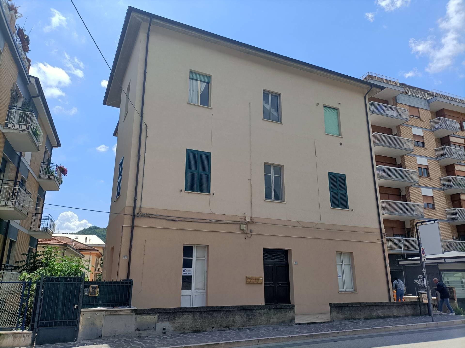 Appartamento con ingresso indipendente in vendita a Teramo, Centro