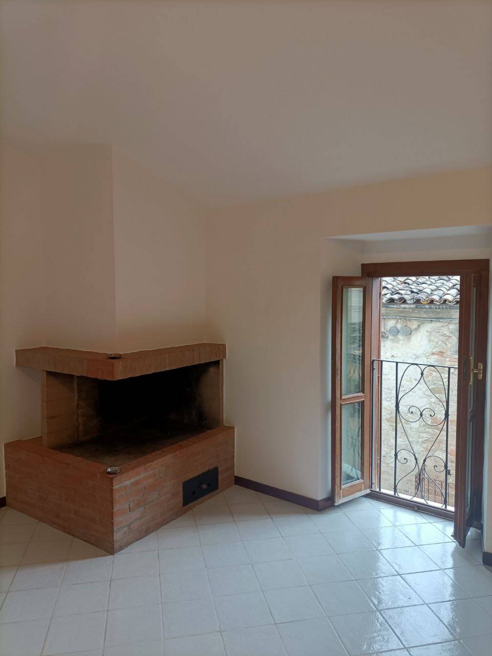 Appartamento con ingresso indipendente in affitto a Teramo, Centro