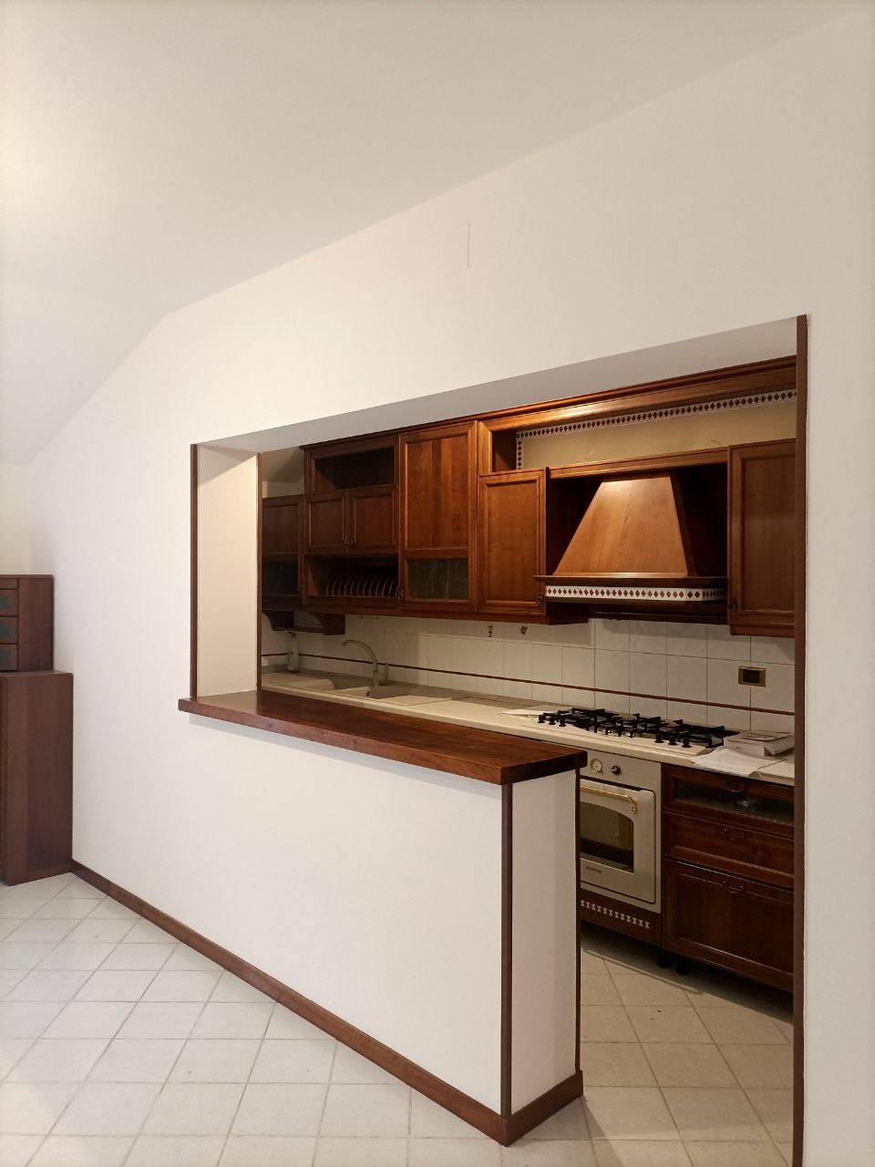 Appartamento con ingresso indipendente in affitto a Teramo, Centro