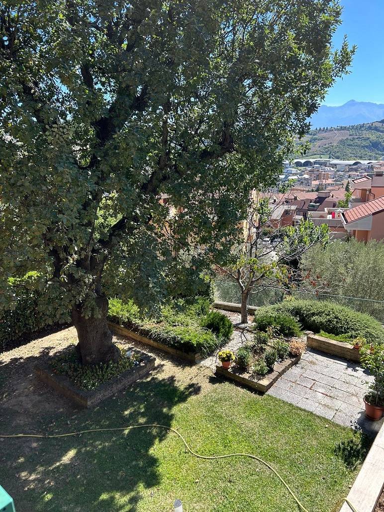 Appartamento con ingresso indipendente in vendita a Teramo, Villa Mosca