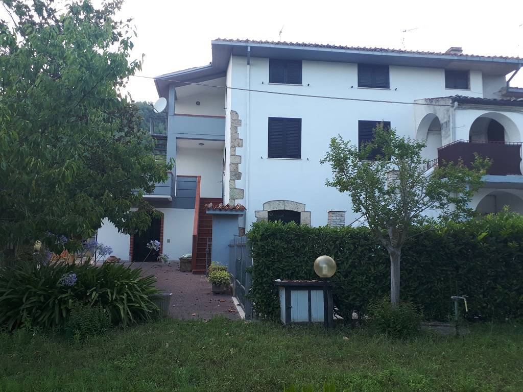 Casa Bifamiliare in vendita a Civitella del Tronto, Rocche