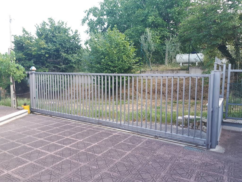 Casa Bifamiliare in vendita a Civitella del Tronto, Rocche