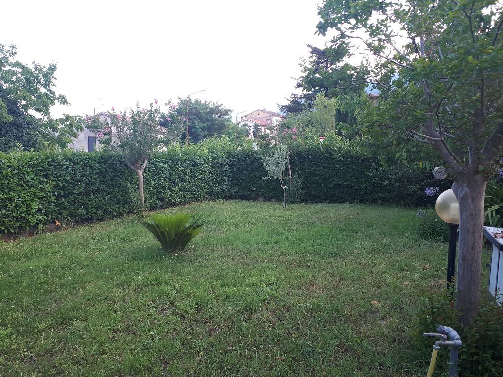 Casa Bifamiliare in vendita a Civitella del Tronto, Rocche