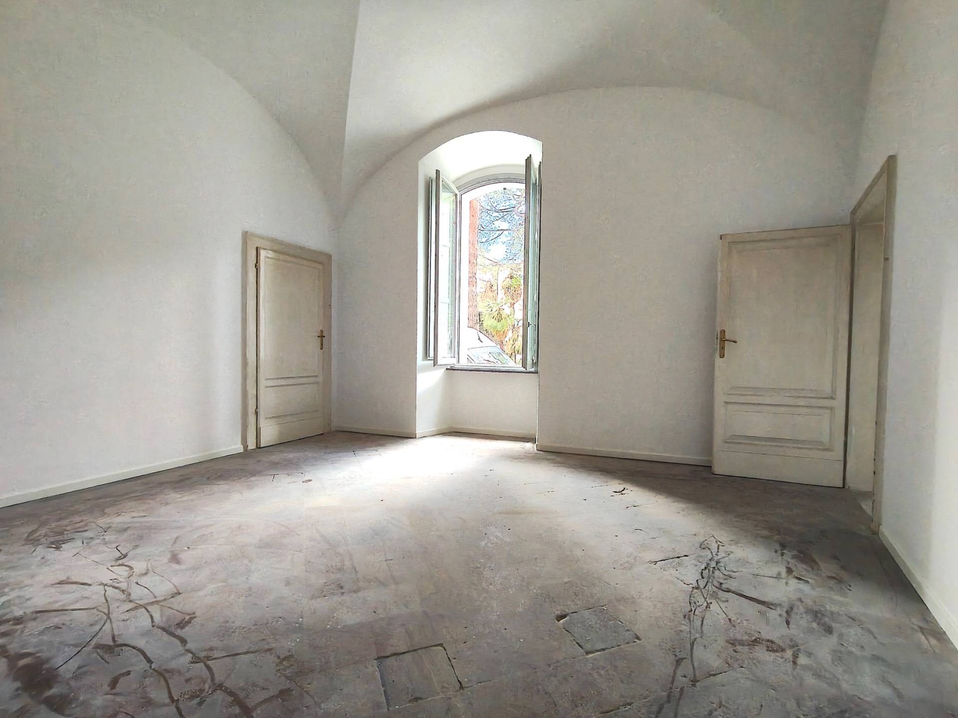 ufficio in vendita a Teramo, Centro