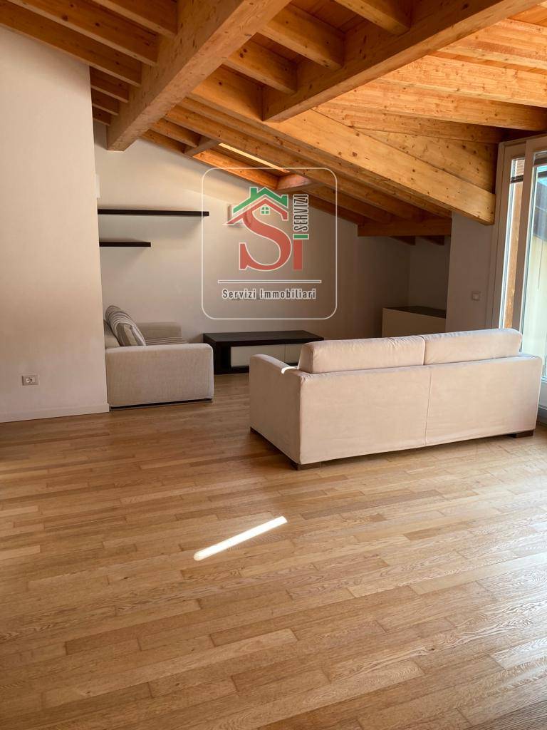 Attico/Mansarda in vendita a Zogno, Centro