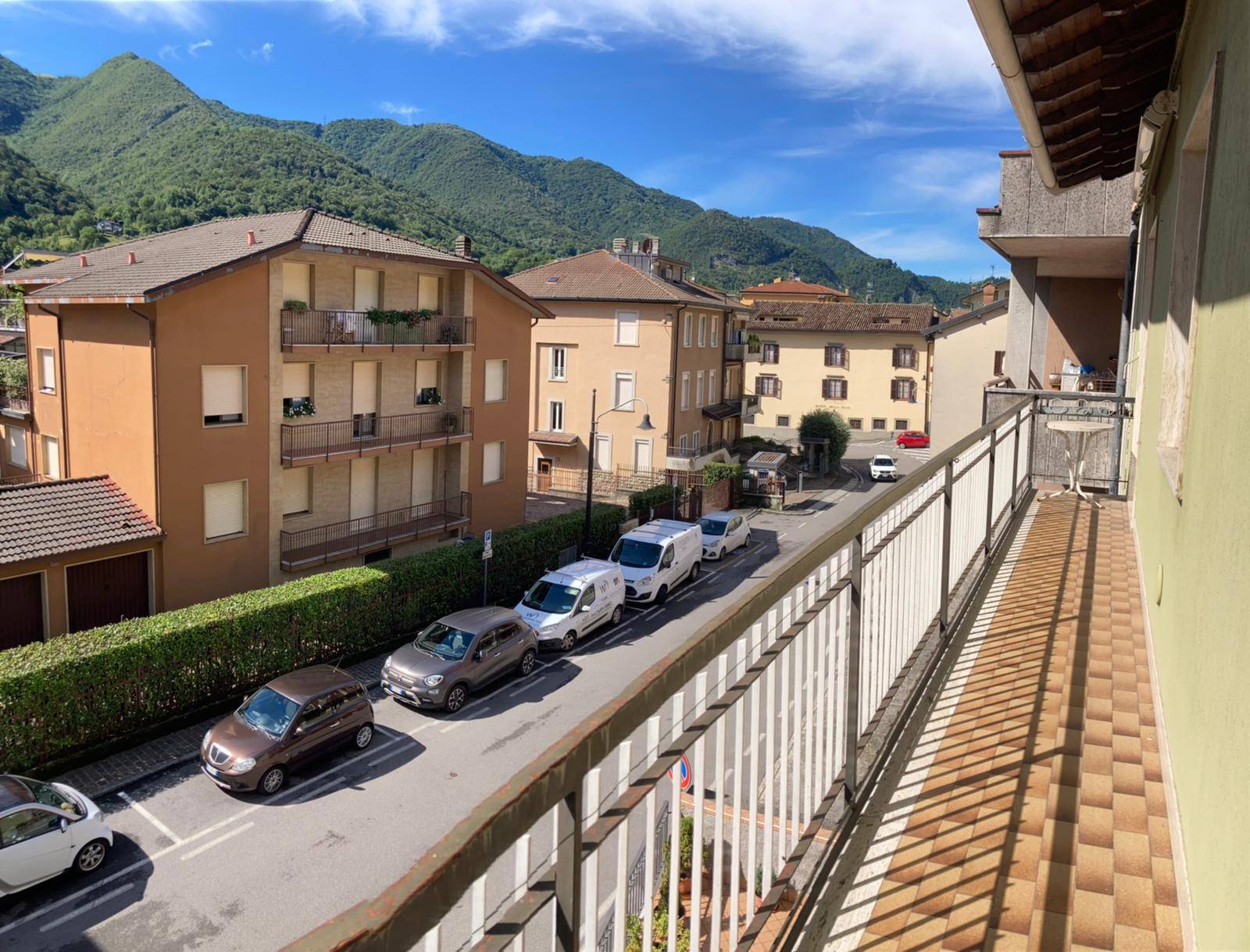 Appartamento in vendita a Zogno, Centro