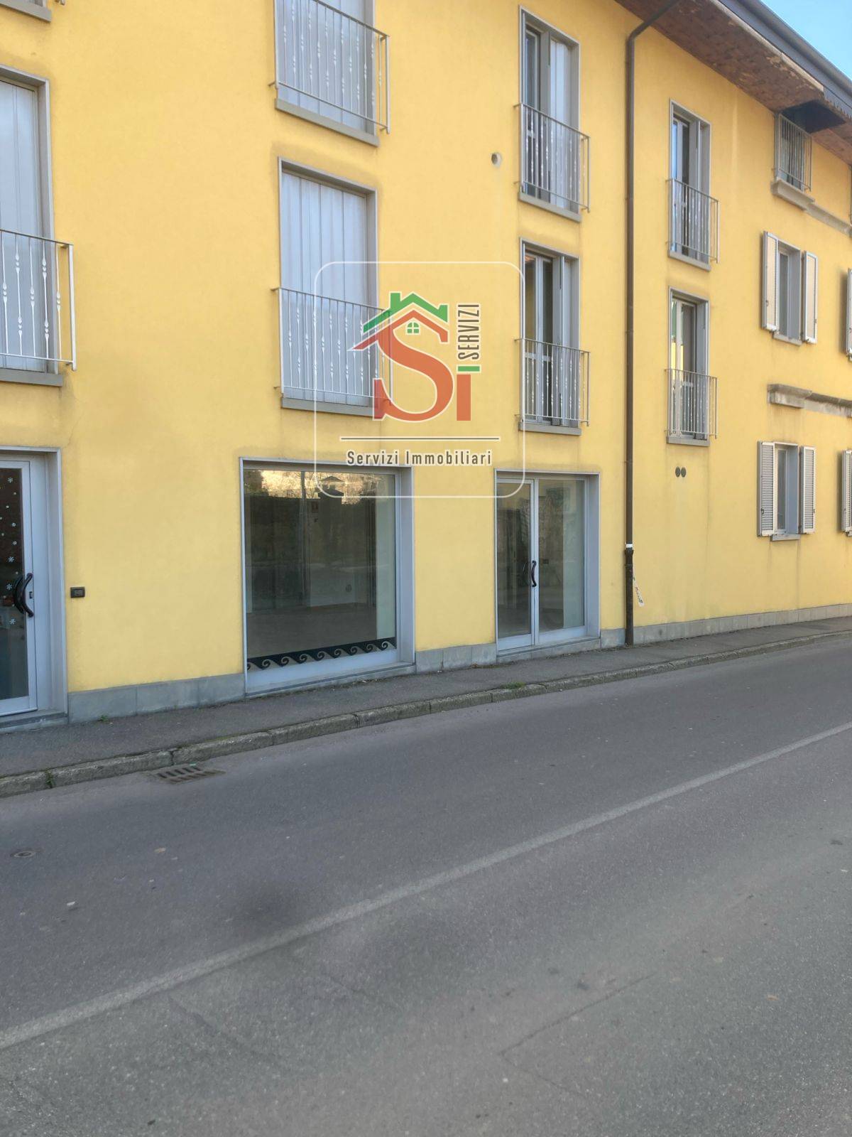 Locale commerciale in affitto a Villa d'Alm